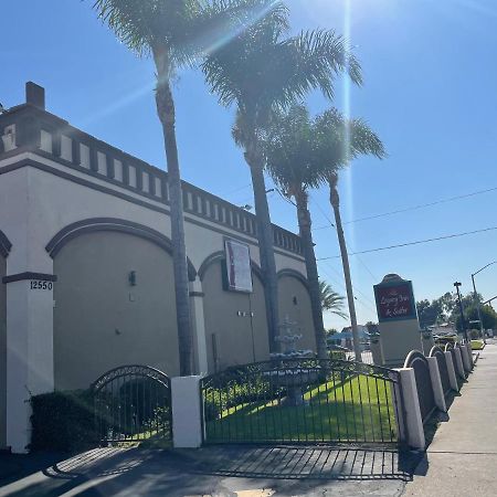 Legacy Inn & Suites Anaheim Esterno foto