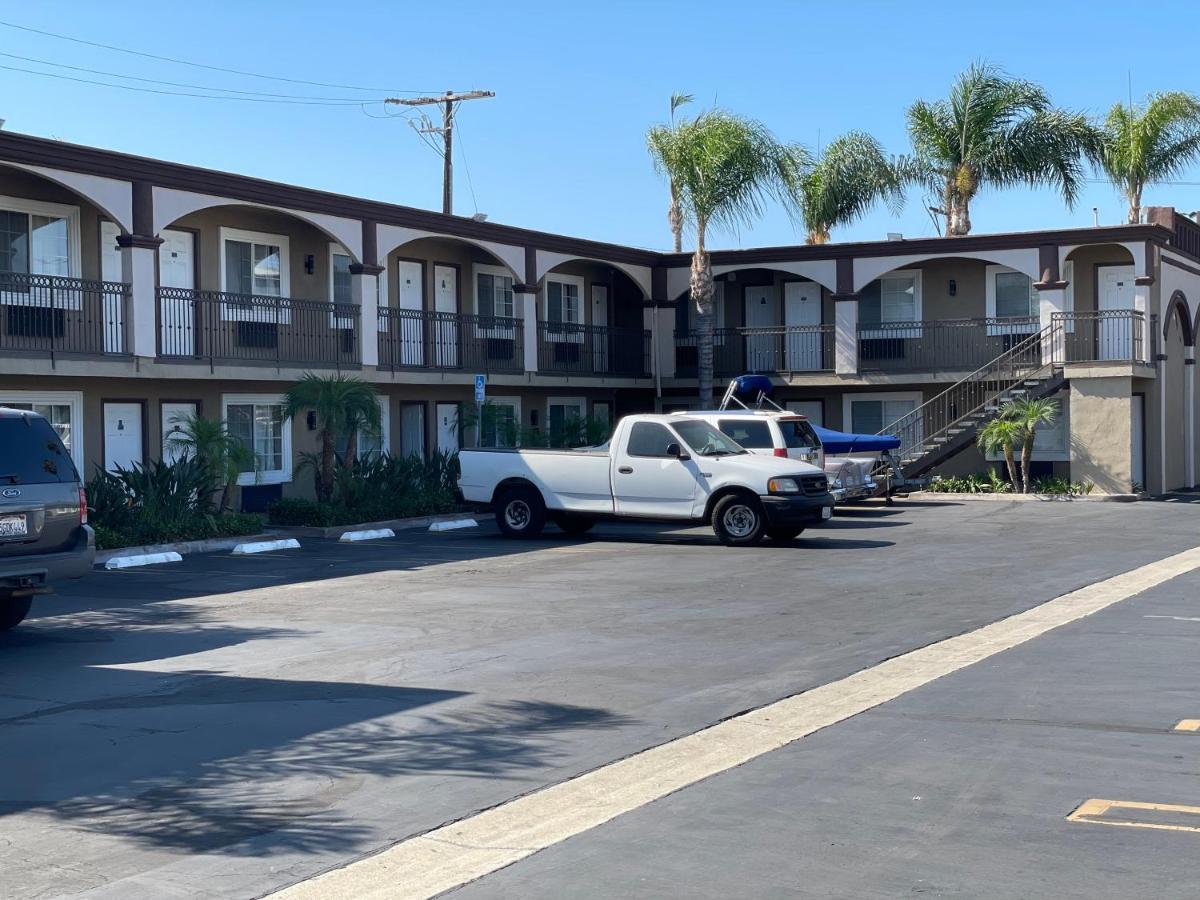 Legacy Inn & Suites Anaheim Esterno foto