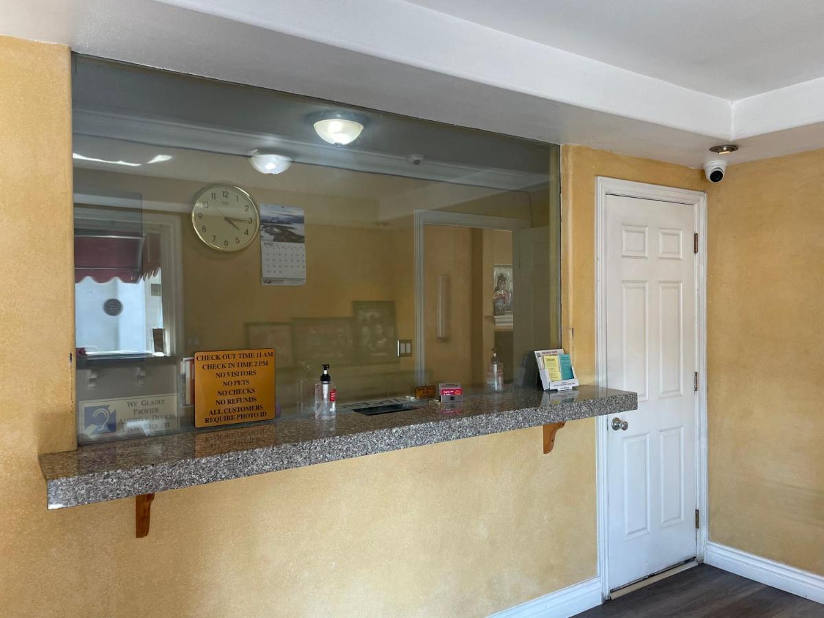 Legacy Inn & Suites Anaheim Esterno foto