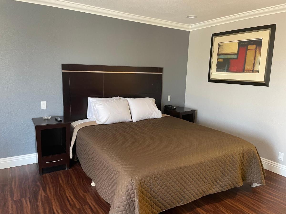 Legacy Inn & Suites Anaheim Esterno foto