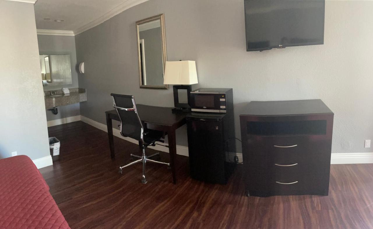 Legacy Inn & Suites Anaheim Esterno foto