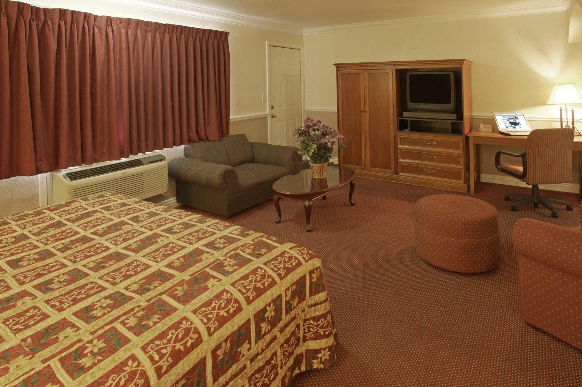 Legacy Inn & Suites Anaheim Esterno foto